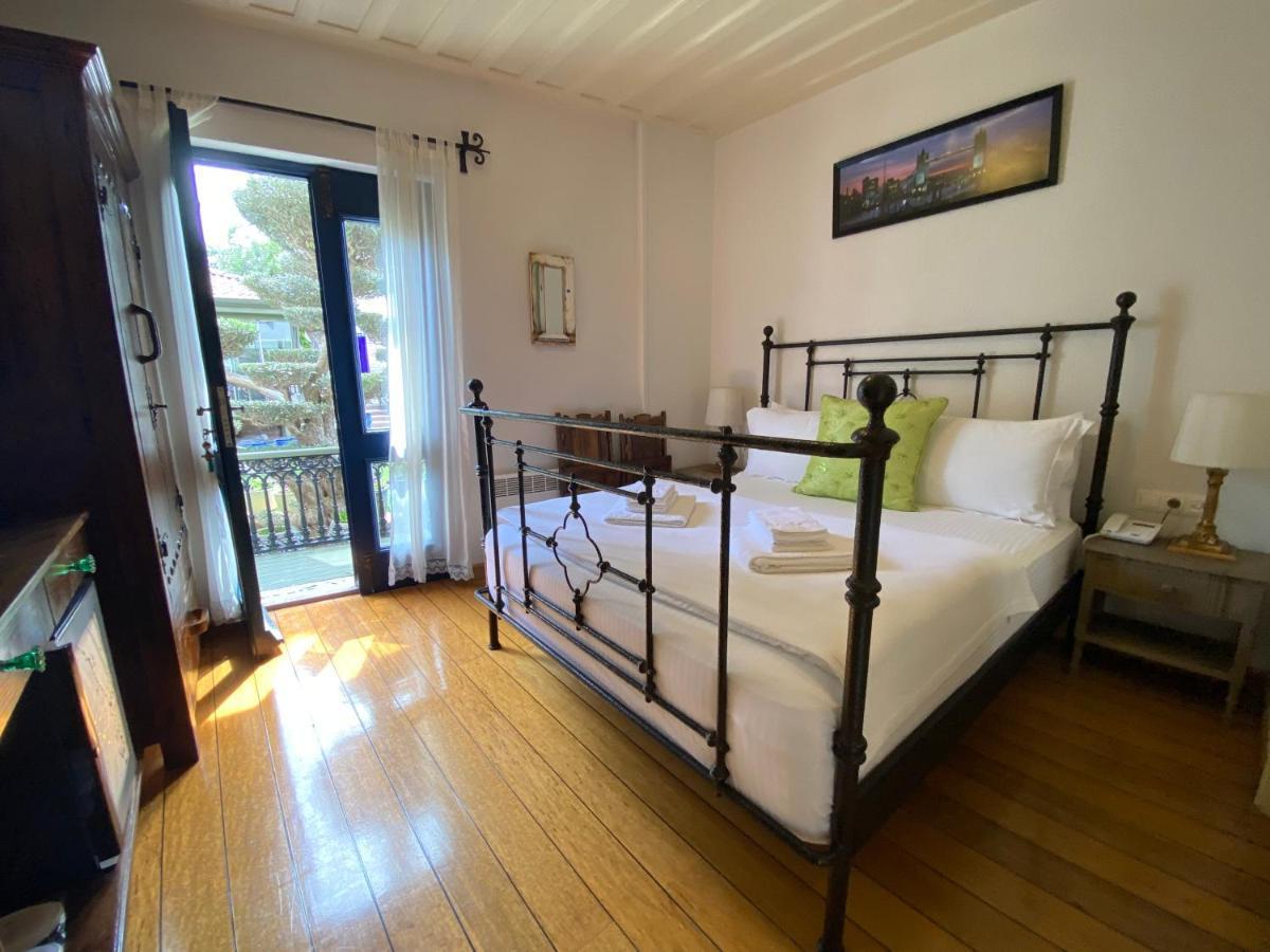 Nisi Hotel (Adults Only) Айвалык Экстерьер фото
