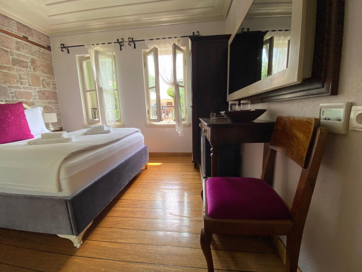 Nisi Hotel (Adults Only) Айвалык Экстерьер фото