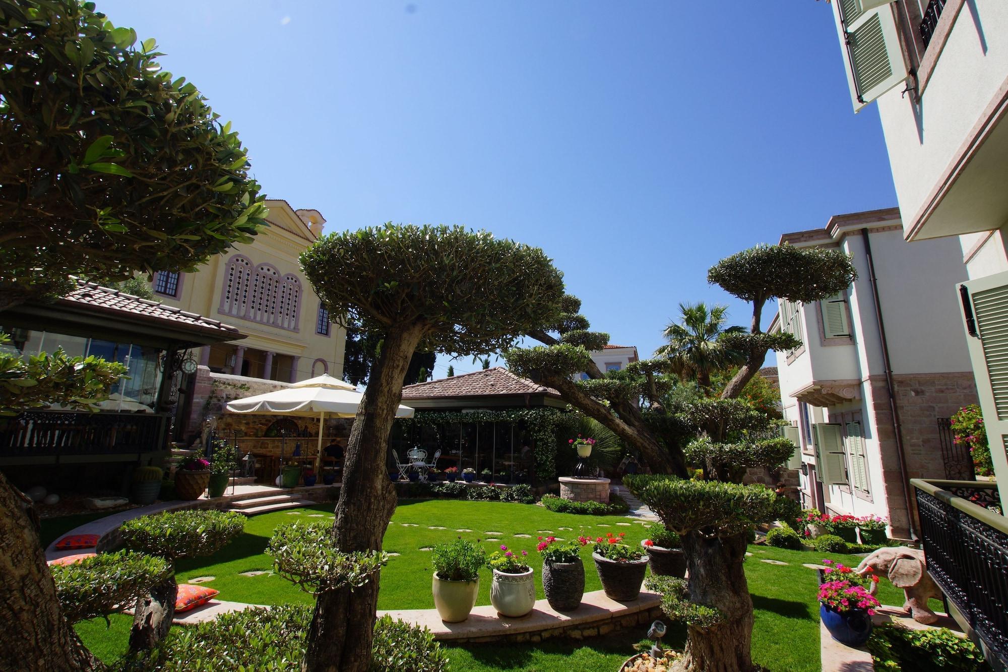 Nisi Hotel (Adults Only) Айвалык Экстерьер фото