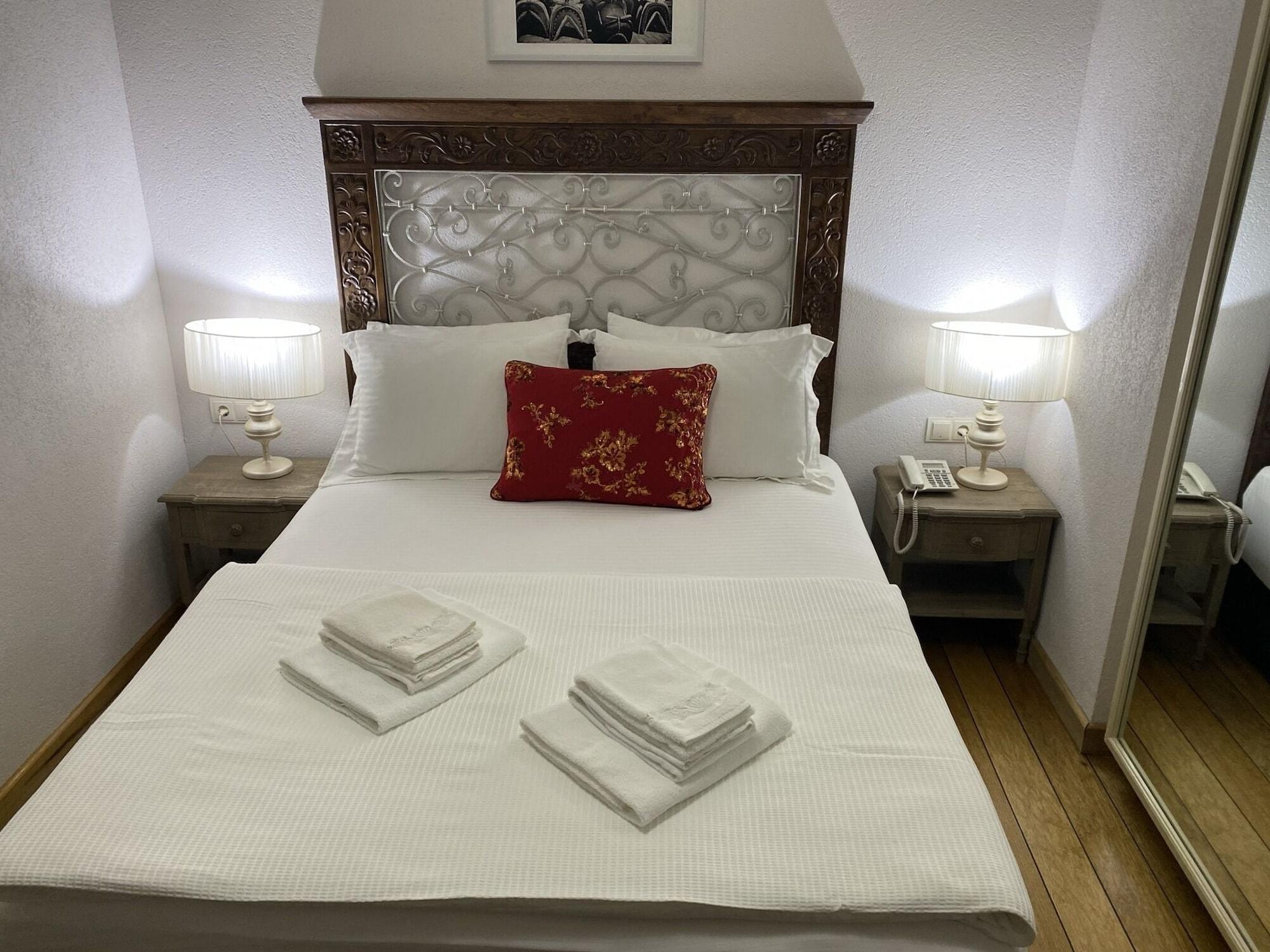 Nisi Hotel (Adults Only) Айвалык Экстерьер фото